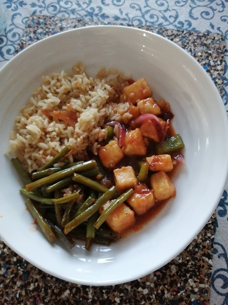Bowl of tofu with rice and beans
